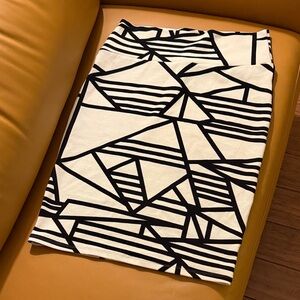 LuLaRoe Black and Cream Geometric Pencil Skirt